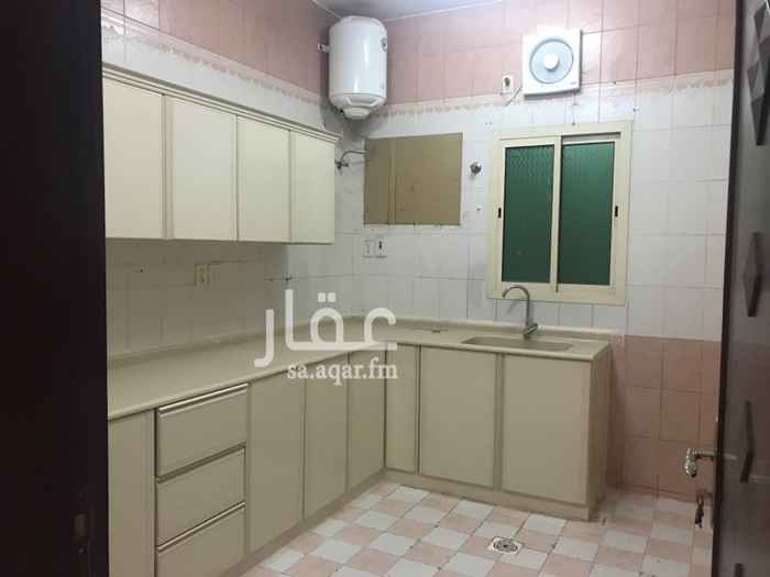 1297737 شقة في حي الراكه اشماليه تتكون من غرفتين نوم وصاله ومجلس ومقلط ومطبخ ودورتين مياه