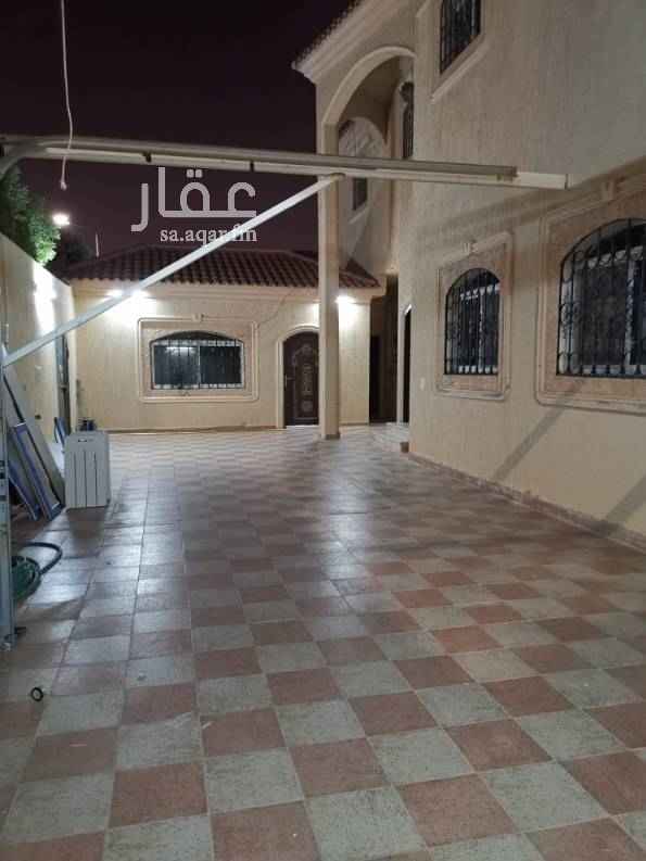 1700245 دور ارضي. حوش كبير مع ملحق ودورة مياة.
مجلس رجال ومقلط وصالة مع مطبخ كبير راكب وثلاث غرف نوم
المكيفات راكبة. العقار بحالة جدا ممتازة.