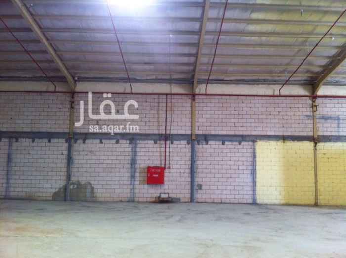 1116429 مستودع ١٩٢٥ متر مربع
٢ بوابه على شارعين بعرض ٢٥ متر