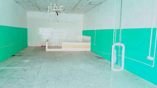 1497498 محلين على شارع سعيد بن زقر بعمارة تجارية بمساحة 10*5 للمحل الواحد تقريبا بسعر 25 للمحل الواحد وفي حال اخذ المحلين يمكن التفاوض على السعر وبالله التوفيق ابو يوسف