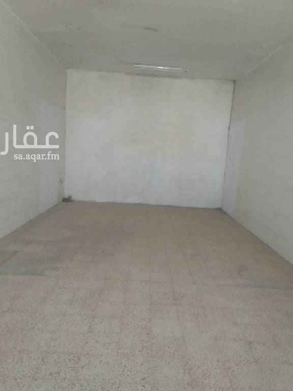 1644600 محلات للايجار بالنسيم الشرقي شارع الشيخ علي بن حسين تصلح لجميع الأنشطة مساحة المحل 65متر السعر 10الاف ريال المحل للتواصل 0533623448و0593746028مجموعة العبيد العقارية