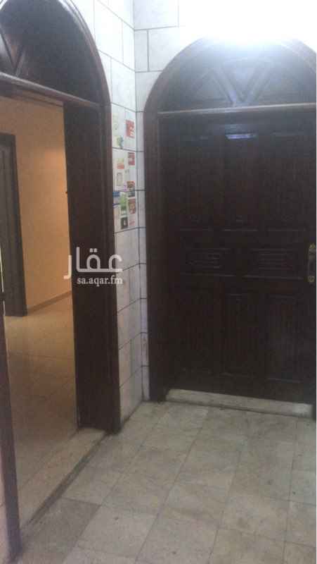 1244363 اربعة غرف وصالة وحمامين ومطبخ للايجار للعوائل فقط