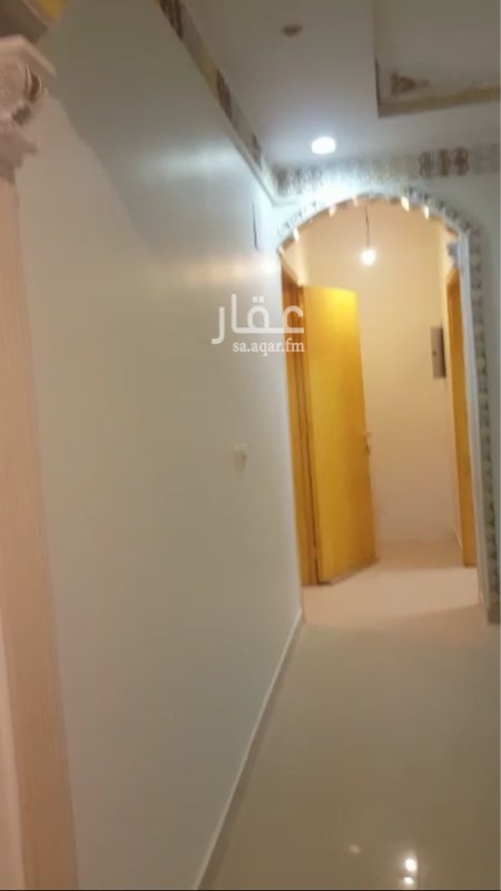 1759081 شقة ثلاث غرف وصالة و دورتين مياة و مدخليين تصلح لعائلة صغير التشطيب ممتاز جميع الغرف والصالة جبس مزخرف على شارع 20 المواقف متوفرة و وسيعة الموقع الدار البيضاء خلف محطة القلعة بخمسة بيوت شارع البشارية
جوال 0557722251 مكتب أبو احمد
تقول لصاحب المكتب شقة أبو عبدالعزيز الحربي