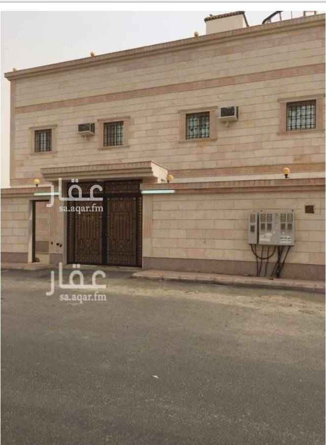 1486801 شقق للإيجار بمخطط الرياض جزء ج ثاني قطعه من طريق عسفان ورديفة الشارع العام عسفان على شارعين شارع ١٦ وشارع ٣٠قريبه من المدارس والخدمات والشارع الدور الأرضي ثلاث شقق شقتين من غرفتين كبار وصاله ومطبخ وحمامين وشقه من ثلاث غرف كبار وصاله ومطبخ وحمامين عدادات الكهربه مستقله كل شقه بعداد كهرب والدور الثاني شقتين شقه من غرفتين كبار وصاله ومطبخ وحمامين وشقه من غرفتين كبار وصاله ومطبخ وحمامين ايضا العدادات مستقله كل شقه بعداد كهربه مستقل وشقه ملحق كبيره صاله كبيره وغرفه ومطبخ وحمام مع سطح مستقل