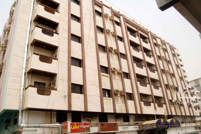 1725079 العييري للوحدات السكنية المفروشه جده 1
اسعار الايجارات الشهريه
غرفه وحمام 1500
غرفتين وصاله 2500
اسعار الايجارات اليوميه
غرفه وحمام 90
غرفتين وصاله 180
للحصول علي هذا العرض يرجي التواصل واتساب او اتصال علي الرقم الموضح اسفل الاعلان