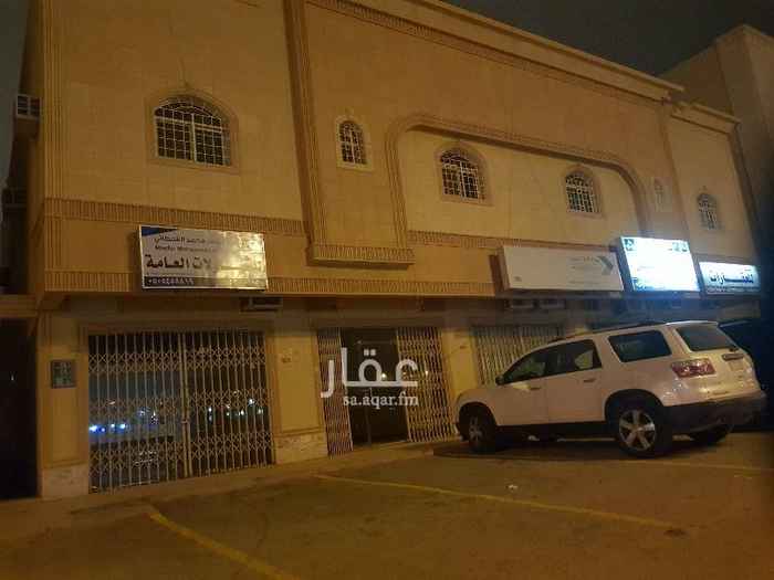 1583433 محل للإيجار * دورة مياة
حي العقيق شارع التحلية.
السعر 20.000 الف ريال