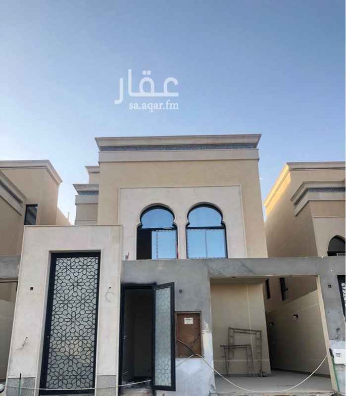 1650548 ٣ فلل بحي العارض ، نظام دور دور شقة
فلتين مساحتها ٣٦٠ (جنوبية)
فيلا زاوية مساحتها ٤٠٠ (جنوبية غربية)
الدور الأول : مجلس رجال ، مجلس نساء ، صالة ، بالإضافة إلى ٣ غرف نوم
الدور الثاني : بنفس المواصفات
الشقة تشتمل على : مجلس ، صالة ، مطبخ ، غرفتين نوم
بالإضافة إلى غرفة سائق
اللوكيشن غير دقيق ✨
V160