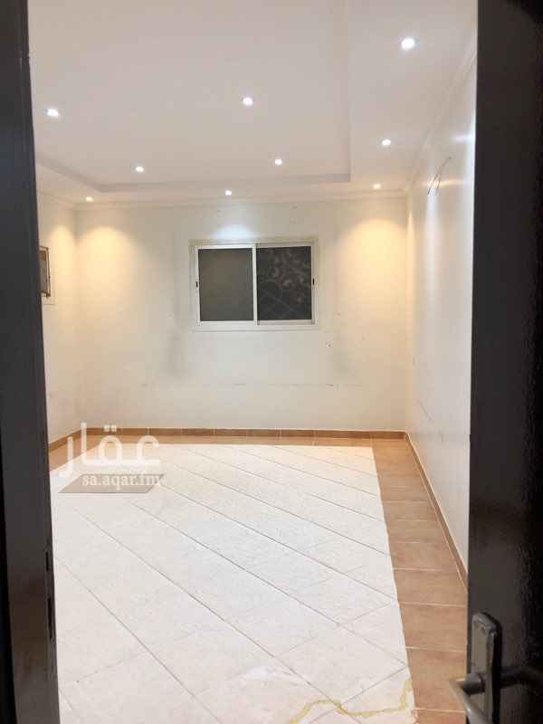 1536461 دور ثاني مدخل خاص مستقل بالكامل مع توفر السطح كامل و يوجد مجلس و مقلط و دورة مياه خاصة ل الرجال و صاله كبيره و مطبخ و غرفتين نوم و دورة مياه لكل غرفه الكهرباء و الماء منفصله عن الدور الارضي و