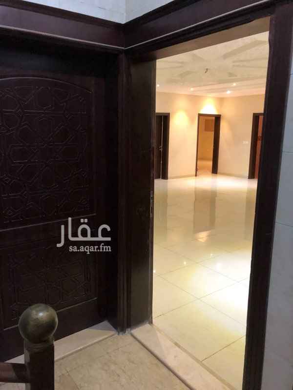 1401239 السلام عليكم.
للأجار شقة فاخرة مكونه من اربعة غرف وحامامين ومطبخ وصالة كبيره. ولها ثلاث مداخل. مدخلين مع المستأجرين ومدخل خاص لشقة. قريبه من مسجد البراء