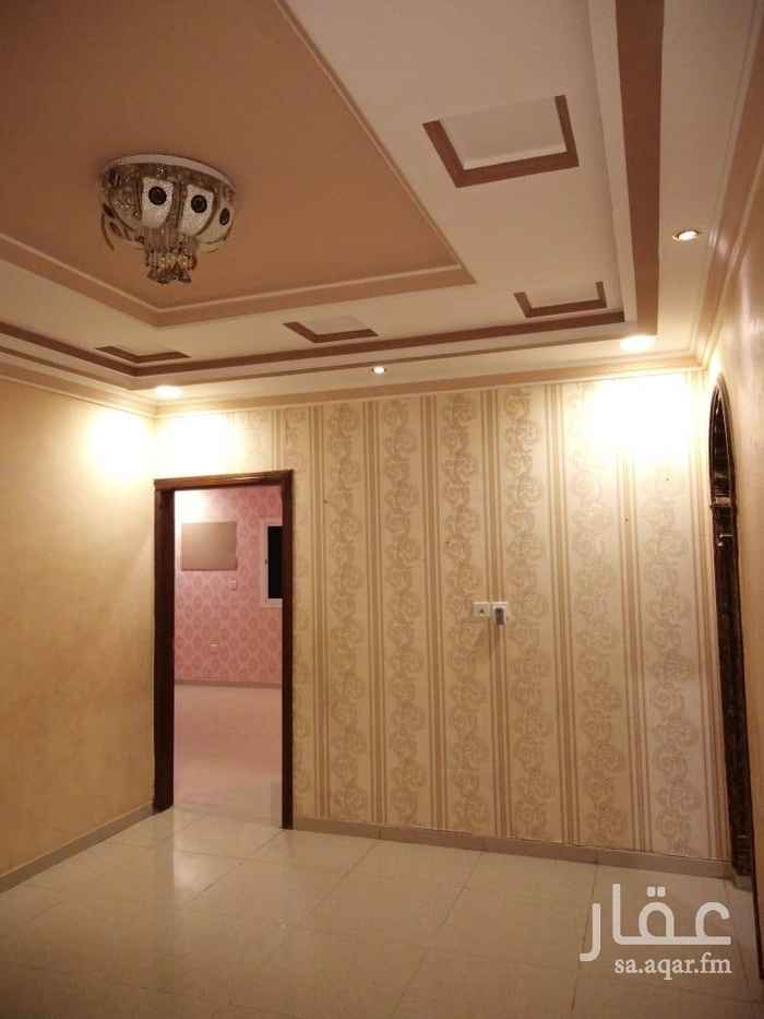 1468109 للبيع شقه تمليك عمرها سنتين بحي النسيم نظيفه جدا ... تتكون من ٥ غرف ...صاله ..٣ حمامات .... مطبخ راكب قيمتو الحقيقه ٩٠٠٠ريال .... المساحه(١٣٢م) وفي الطبيعه(١٧٥م)...يوجد غرفة سايق ... موقف خاص... خزان سفلي وعلوي مستقل .... يمتاز الموقع بالقرب من الخدمات..(.سعرها ٤٣٠الف )كاااااش أعتذر الموقع غير دقيق للتواصل واتس واتصال أم حماده(0595111956)