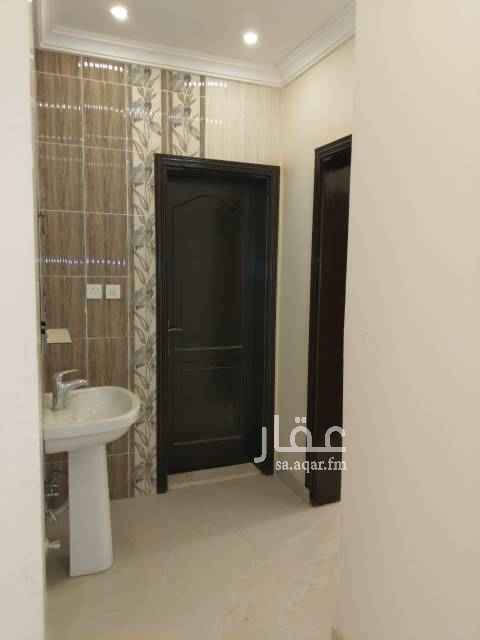 1514344 شقه تمليك بحي الواحه نظام شقتين بالدور قريبه من مسجد وحديقه وخدمات .... مساحتها (٢٣٠بالطبيعه)و(١٩٩بالصك) المواصفات ٦غرف كبيره وصاله و٤ حمامات ومطبخ وغرفة شغاله مع غرفة غسيل مدخلين. موقف +خزان مستقل وغرفة سايق... السعر (٦٢٠ الف شامل الدلاله ) اعتذر الموقع غير دقيق للتواصل واتس واتصال ام حماده(0595111956)