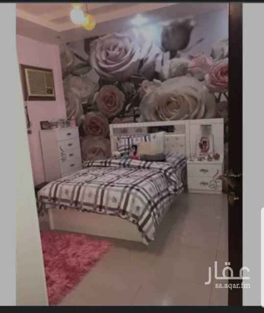 1599061 شقه تمليك موقع مميز على شارعين شمالي شرقي تتكون من ٥ غرف وغرفة شغاله ومطبخ و٤ حمامات وصاله مساحتها (١٩٠م٢) بالدور التالت .... مدخلين الشقه نظيفه جدا ... خزان مستقل علوي وسفلي ... افراغ فوري سعرها (٧٠٠ الف) اعتذر الموقع غير دقيق للتواصل واتس واتصال أم حماده(0595111956)