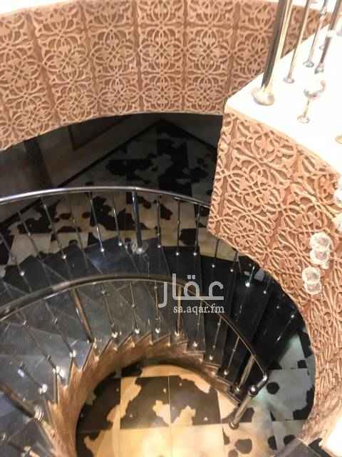 1631720 شقه بالدور الاول مع نصف قراش العماره ...مدخلين ٣ غرف نوم ٢صالون غرفة خزين ..غرفة طعام نظام أمريكي مع المطبخ مجهزه بالكامل وغرفة خدامه بحمام وغرفة غسيل منعزله..٦ حمامات..صالتين كبيره..الدور السفلي مجلس رجال كبير بمدخل منفصل مع الحمام.. خزان سفلي وعلوي موقف سياره.. تكيف اسبلت لكامل الشقه ماعدا المطبخ تكيف شباك...سعرها مع العفش ( مليون صافي) من غير العفش(٩٠٠ ألف ) كاش فقط .... عمرها اقل من ٩ سنوات ... اعتذر الموقع غير دقيق للتواصل واتس واتصال أم حماده(0595111956)