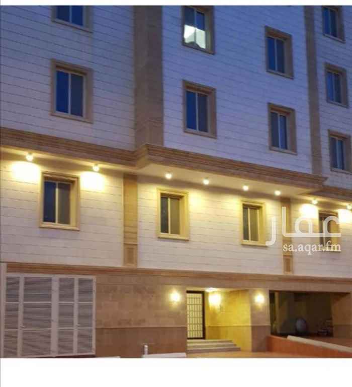 1700092 ١)مجلس ومقلط بمدخل مستقل تماما
٢)صالة عائلة كبيرة
٣)ثلاث غرف نوم اثنان منها بحمامها
٤)غرفة خادمة بحمام مستقل وغرفة غسيل
٥)4دورات مياه
٦) غاز مركزي
٧)دواليب مطبخ مركبه
٨) مكيفات سبليت مركبه في جميع الغرف والصاله والمجالس
٩) موقف وخزان مياه مستقل
