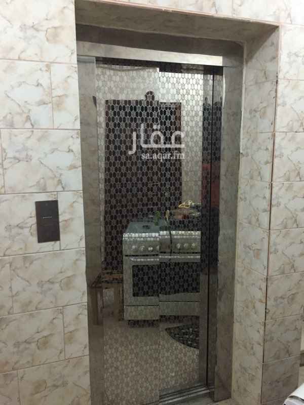 1657746 شقة للايجار غرفتين ومطبخ وحمام في ملحق في دور كامل لوحدها يوجود مصعد والشقة جدا جدا نضيفة