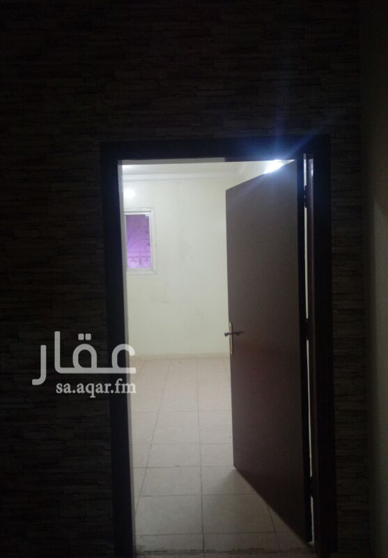 1208709 غرفه للايجارعزابي اجنبي.شارع الاعتدال باالتلال حي بدربجوارصيدليت الشافي.حمام.دورارضي400ريال باالشهر