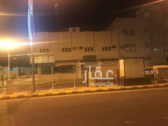 1215156 يوجد محلين متجاورين للايجار طريق الامير سطام شارع عرض 40