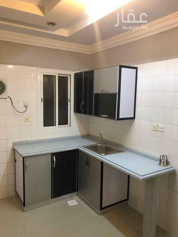 1745513 البيت في حي ابحر الشماليه
يقع البيت بجوار مجمع الملك عبدالله الطبي