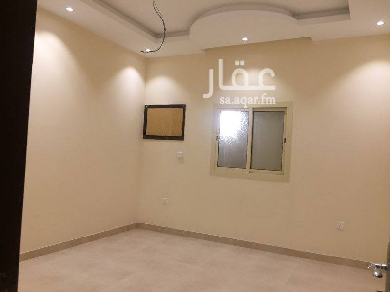 1733660 فيلا دورين وملحق المساحة ٤٥٠م. تتكون من خمس شقق
ألدور الأرضي شقتين من ثلاث غرف وصاله ومطبخ وثلاث دورات
ألدور الأول شقتين من ثلاث غرف وصاله ومطبخ وثلاث دورات مياه
الملحق شقه واحده وسطح
ثلاث غرف ومطبخ وصاله وثلاث دورات مياه
السعر مليون وميتين الف ريال