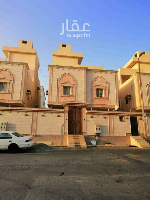 1500976 فيلا جديده تتكون من ثلاث شقق فوق بعض الأول ٤ غرف
الثاني ٥غرف
الملحق ٣ غرف