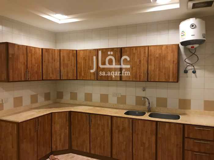 1402649 شقة فاخرة ، تشطيب راقي ، أربع غرف ، ماستر ، ، ثلاث دورات مياه ، مكيفات سبلت ، مطبخ راكب ، غرف واسعة 5*4 ، موقع مميز بجوار حديقة ومسجد ، جميع الخدمات متوفرة ، نظافة طوال اليوم ، حارس خاص للعمارة 24 ساعة