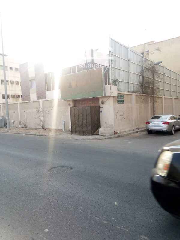 1250138 بعد التحية يوجد موقع ممتاز بجدة بمساحة 500 م و على ثلاثة شوارع على شارع الامير ماجد بجانب مول ضخم سيفتح في هذا العام يبعد عنه 150 متر فقط..
فرصة ثمينة للاستثمار طويل الاجل
وشكرا
طارق احمد
0595961614
Toqa85@gmail.com
We hava a good area in jeddah for rent, with 500m with three strets in prins majed stret.
It was a famus plas to rent and golden chans.
there will be a very big mol bihaind the area mapy 150m bihaind.