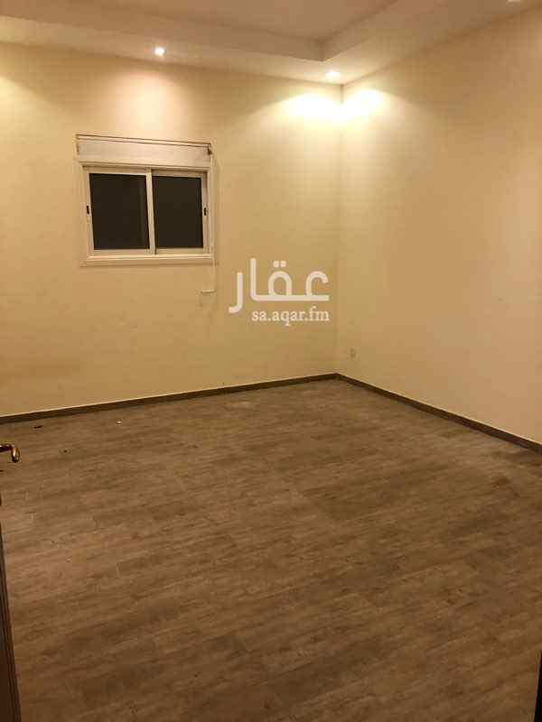 1684555 شقة في الدور العلوي