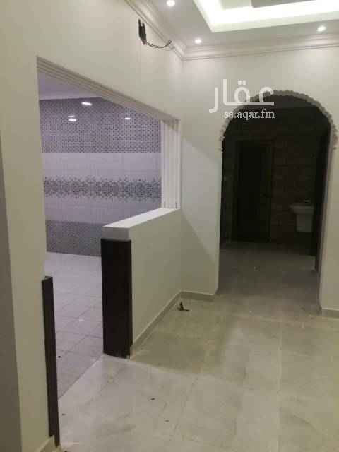 1559618 دور جديد. مستقل.. في الخبر حي الصواري العزيزيه مكون من مجلس ومقلط وصاله ومطبخ وثلاث غرف نوم ومجلس نساء وحوش ومدخل سياره للايجار ب ٤٠٠٠٠ الف قابل للتفاوض المعقول