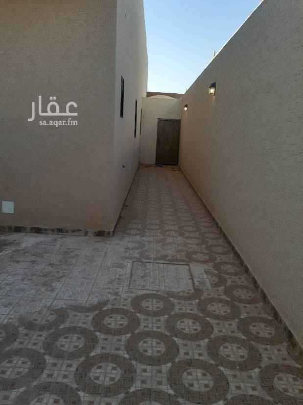 1647576 دور ارضي مستقل مساحه ٣٣٠جديد مدخل سياره حوش مشب خارجي ومجلس ومقلط وصاله ومجلس حريم ٣غرف نوم ماستر وخلف غرفت خدامه ومطبخ ومستودع ٣مكيفات راكبه سبلت ومضله