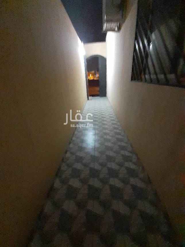 1650047 شقه لايجار دور ثاني مع السطح مجدده كبير ه عداد مستقل المويا واصله شارع ٢٠ المسجد القريب والخدمات قريبه