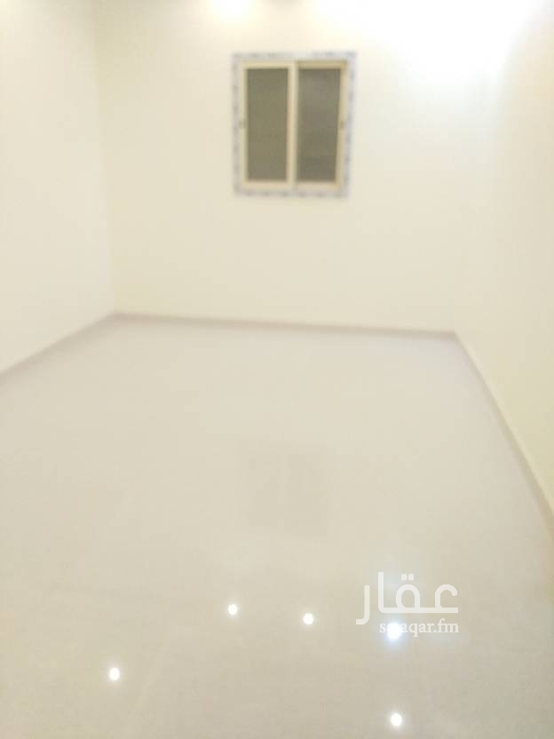 1425509 دور جديد موقعه ممتاز
مدخل مستقل مع السطح