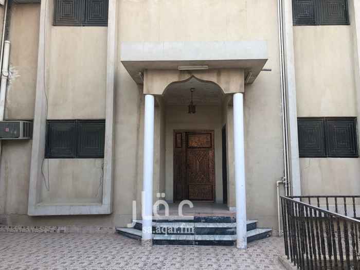 1437247 فيلا في حي بدر للايجار
مدخل سياره
مقدمه
مجلس رجال
مقلط
صاله
مجلس نساء
مطبخ
6 غرف نوم
5حمامة
سطح
