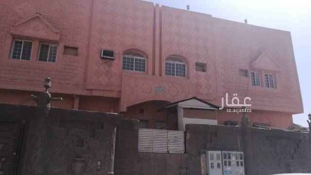 1723037 عندي عمارة للإيجار :
موقع سكني بحي المطار ، بجوار محطة نفط وسوبرماركت ميد ...
مكون من عمارة 2 مدخل على الترتيب الآتي :
العمارة :
دورين مكونة من 3 شقق + بدروم :
الدور الأول :
2 شقة كل شقة 5 غرف + 3 دورات مياه + مخزن .
الدور الثاني :
شقة 5 غرف + 3 دورات مياه + حوش .
البدروم : 5 غرف + صالة + 4 دورات مياه + غرفة غسيل .
الدور الارضى مدخل مستقل:
مكونة من 7 غرف + صالة + 5 دورات مياه + 2 مطبخ + مدخل كراج خاص + حوش + غرفة سائق .
يوجد سطوح مجهز بخيمة متكاملة للضيافة (بيت شعر) + دورة مياه