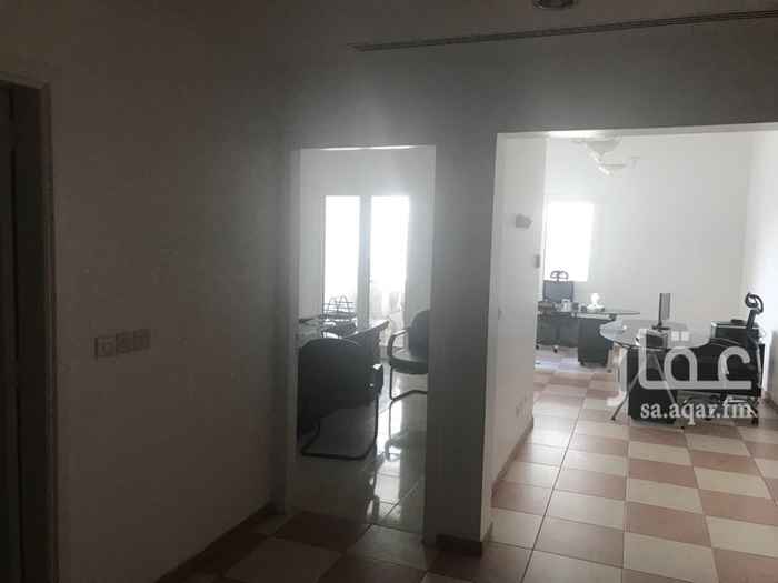 1374545 مكاتب تجارية شارع الستين تقاطع جرير بالملز خلف البريد السعودي
مرخصة تجاري ويوجد مصاعد وحارس للعمارة