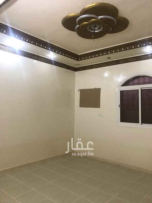 1291232 شقه تتكون من 4 غرف وصاله و3 دورات مياة
الدور الارضي
حالة الشقة : مجددة بالكامل