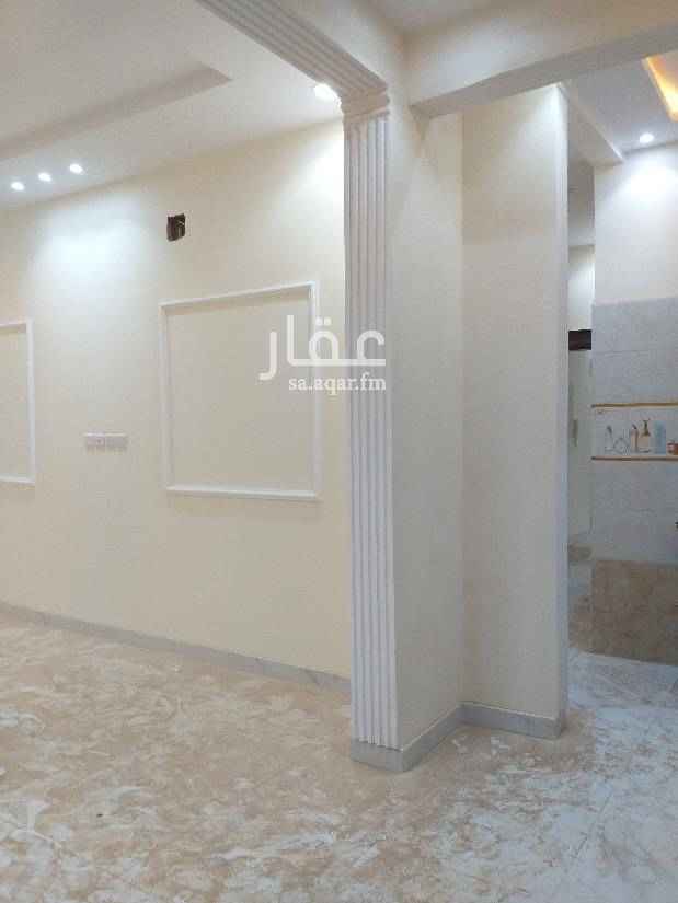 1760569 فيلا درج داخلي للايجار حي الرمال مساحه ٢٧٠متر شارع ١٨ شرقي جديده شهري ٣٧٠٠ريال سنوي ٣٥الف لاستفسار والتواصل 0597731357