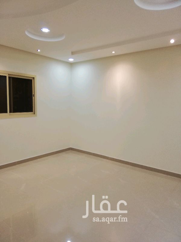 1505975 دور علوي ٦ وصالة لوكس راكب مطبخ غرفة النوم مستر يوجد ٣ حمامات في حي العقيق ب ٤٢ الف دفعتين مدخل مشترك