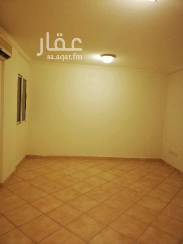 1671057 شقة ٤ وصالة نظيفة راكب مكيفات أسبلت ومطبخ غرفة النوم مستر يوجد ٣ حمامات و٣ غرف نوم في حي العقيق ب ٣٠ الف دفعتين