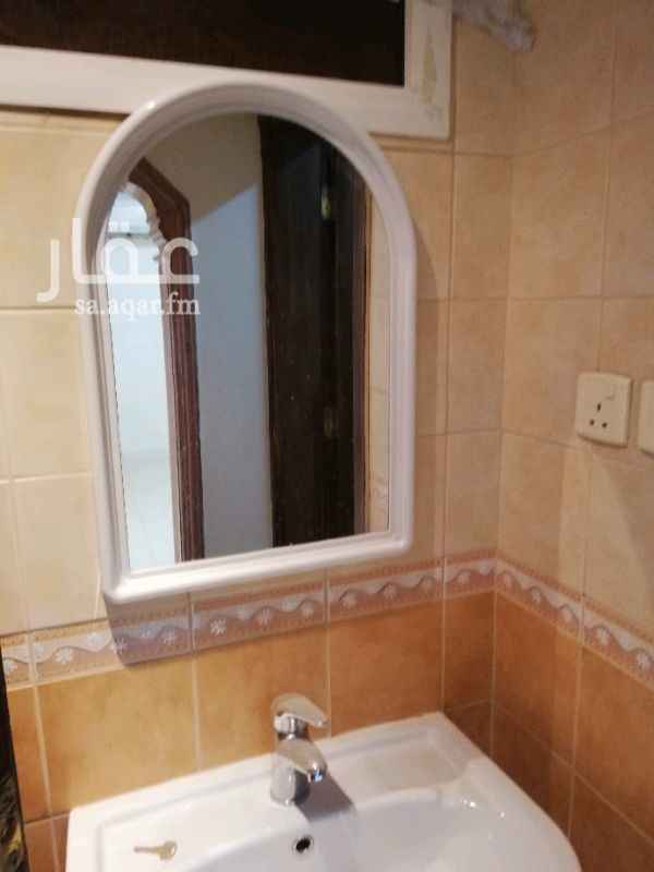 1678613 شقة ٢ وصالة مدخلين راكب مكيفات أسبلت ومطبخ نظيفة مرة ديكورات ويجد حمامين يوجد بلكونة ويوجد جنبها سطح عام ب ٢٠ الف دفعتين