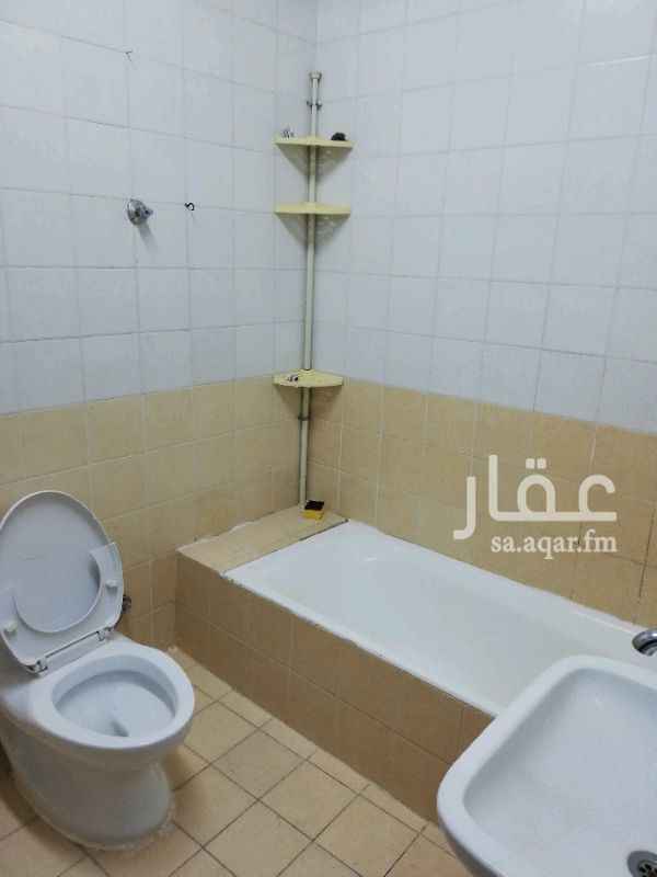 1683098 شقة غرفتين ومطبخ وحمام وسطح خاص ممتازة راكب مكيفات ومطبخ يؤجر مصعد ب ١٦ الف ريال دفعتين يوجد عاز مركزي