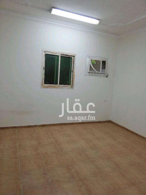 1684807 غرفة وصالة نظيفة راكب مكيفات ومطبخ في حي العقيق يوجد مصعد ب ١٣ الف دفعتين شامل المياه