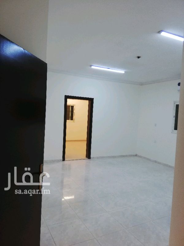 1685726 شقة ٣ وصالة ممتازة راكب مكيفات أسبلت جديدة ومطبخ جديد ب ٢٨ الف قابلة للتفاوض (قريبة من الحديقة)