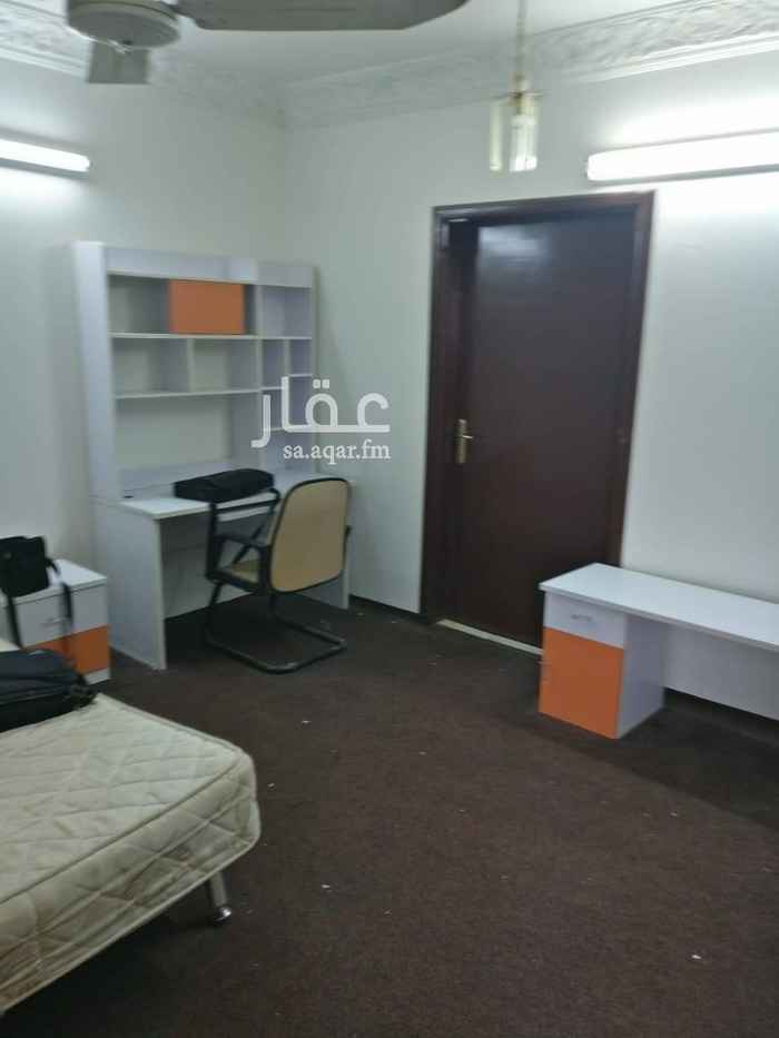 1500016 غرفه مؤثثه للإيجار مكيف شباك نظيف فيها مطبخ وحمام دورعلوي الماء والكهرباءعلى المالك وطريقة الدفع شهريآ أو كل ستة أشهر السعر 750ريال