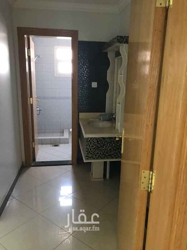 1761694 دور علوي نظيف جداً مدخل مستقل مع مدخل سيارة مكون من صالة كبيره مفتوحه على المطبخ ودورة مياه وجناحين نوم بدوراتي مياه وقسم الرجل مكون من مجلس ومقلط ودورة مياه السطح يوجد غرفة ودورة مياه و ومكان مخصص للغسالات بالاضافة الى سطح مفتوح يوجد مكيفات اسبلت 4 ومكيف شباك1
ارجاء التواصل بالوتس من الساعه 4 حتى 8 مساءً