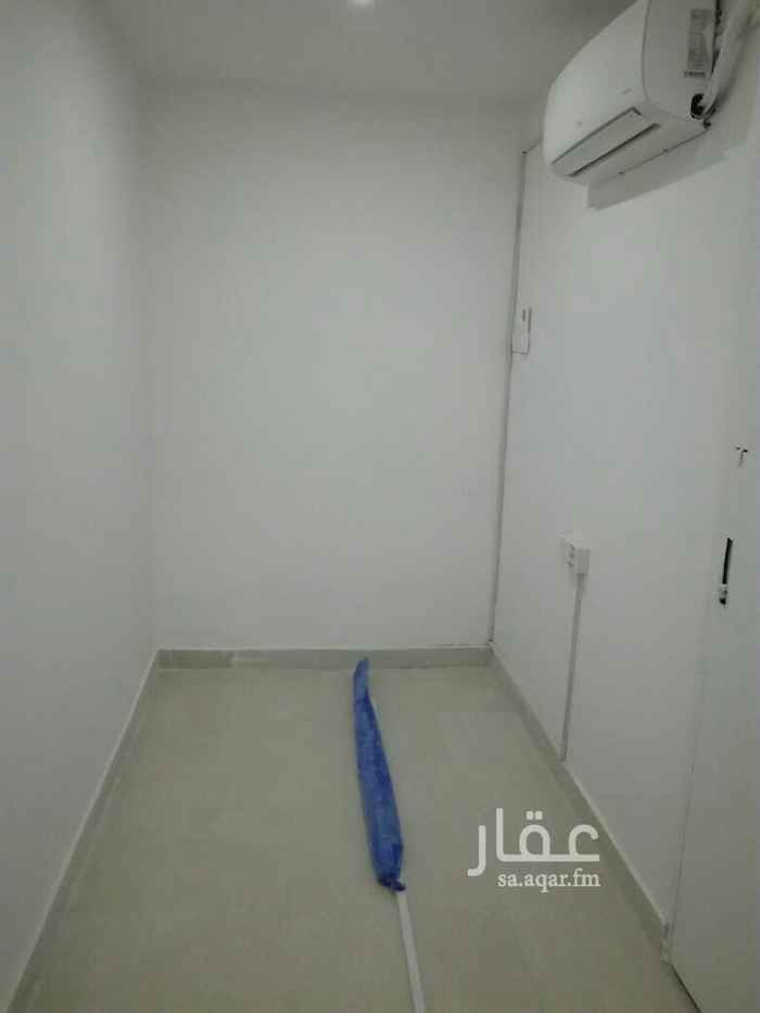 1581630 الرجاء قراءة الاعلان قبل الاتصال
للايجار غرفة حي النرجس شمال طريق الملك سلمان امتداد طريق أبو بكر الصديق مخطط القصور.
دورة مياه كاملة مستقلة راكب سخان
راكب دواليب مطبخ
راكب مكيف سبليت بارد فقط
مؤسس لغسالة ملابس
مؤسس للبرادة
مؤسس للثلاجة
متوفر تمديدات دش
مساحة غرفة النوم ٣ متر طول * ٢ متر عرض
مدخل خارجي مستقل. غرفة سائق
الايجار عقد سنوي فقط.
شرط المالك عدم وجود تجمعات أو ازعاج للجيران.
السعر يشمل الماء والكهرباء لمدة سنه.