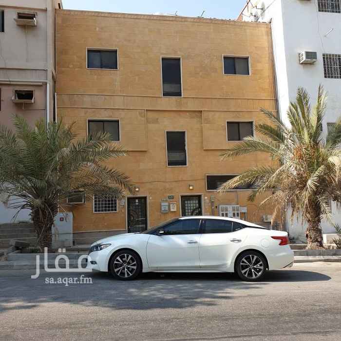 1718345 شقة مميزة دور أرضي كامل ( نص أرض ) مصممة للسكن الخاص لمالكها سابقا
وتتميز بمدخلها الخاص من الخارج .
مميزات ومرافق الشقة :
١_ مجلس ودورة مياه ( منفصل )
٢- صالة واسعة
٣- عدد غرف النوم : ٣
٤- دورة مياه داخلية للغرف والصالة
٥- مطبخ داخل وخارجي
٦- غرفة غسيل منفصلة في دورة المياه
٧- مكيفات اسبلت راكبة .
٨- عداد كهرباء منفصل .