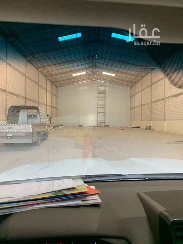 1533424 مستودع مجهز دفاع مدني
خطورة متوسطة
وشهادة اتمام البناء
ويوجد حراسات امنية