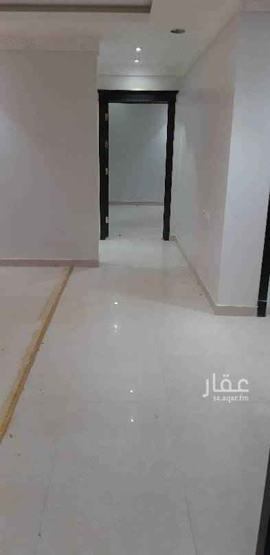 1510655 شقه بفله ٣ وصاله ٣ دوراة مياه دور ثالث مطبخ راكب ومكيفات
حي الحمراء شمال شارع المصانع