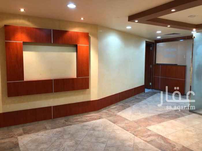 1393596 يحتوي المركز على فندقين وعدة معارض ومكاتب بحي العليا على طريق الامير محمد بن عبدالعزيز - التحلية - .
يمتاز الموقع بعدة مزايا
١- سهولة الوصول له من عدة طرق رئيسية(طريق الملك فهد - طريق التخصصي - طريق الامير تركي الاول ).
٢- تتوفر مواقف للسيارات (امامية عامة - خلفية خاصة للعملاء- مواقف في القبو )
٣- الاتصالات والانترنت حيث ان المبنى مجهز بكبينة الكترونية لخطوط. الهاتف والفاكس والانترنت كما توجد خطوط انترنت الالياف البصريبة.
٤-مرخص ويخضع لاشتراطات البلدية و انظمة الامن والسلامة من الدفاع المدني