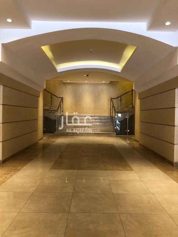 1393597 يحتوي المركز على فندقين وعدة معارض ومكاتب بحي العليا على طريق الامير محمد بن عبدالعزيز - التحلية - .
يمتاز الموقع بعدة مزايا
١- سهولة الوصول له من عدة طرق رئيسية(طريق الملك فهد - طريق التخصصي - طريق الامير تركي الاول ).
٢- تتوفر مواقف للسيارات (امامية عامة - خلفية خاصة للعملاء- مواقف في القبو )
٣- الاتصالات والانترنت حيث ان المبنى مجهز بكبينة الكترونية لخطوط. الهاتف والفاكس والانترنت كما توجد خطوط انترنت الالياف البصريبة.
٤-مرخص ويخضع لاشتراطات البلدية و انظمة الامن والسلامة من الدفاع المدني